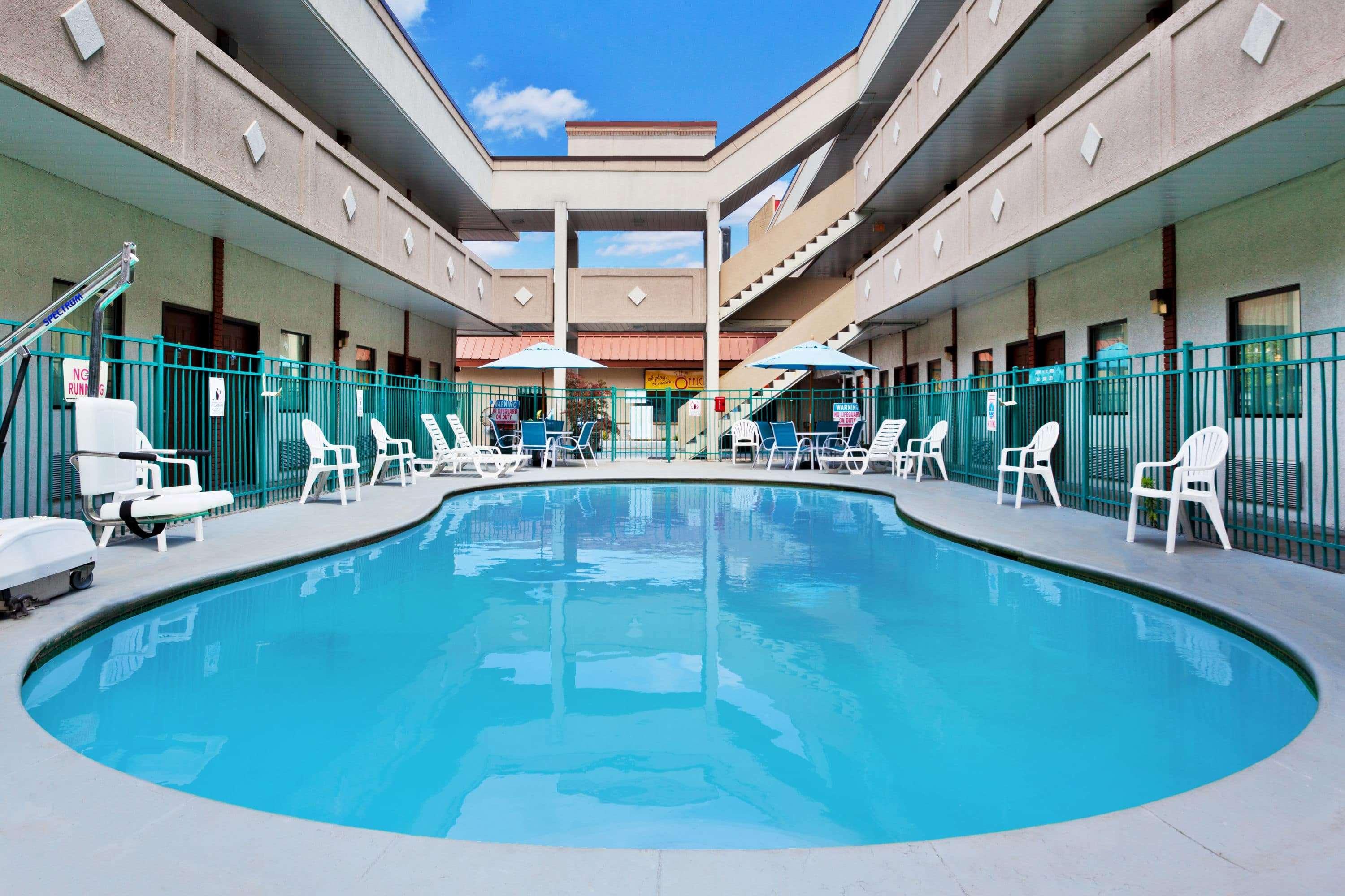Hotel Bo, A Days Inn By Wyndham Chattanooga Downtown Buitenkant foto