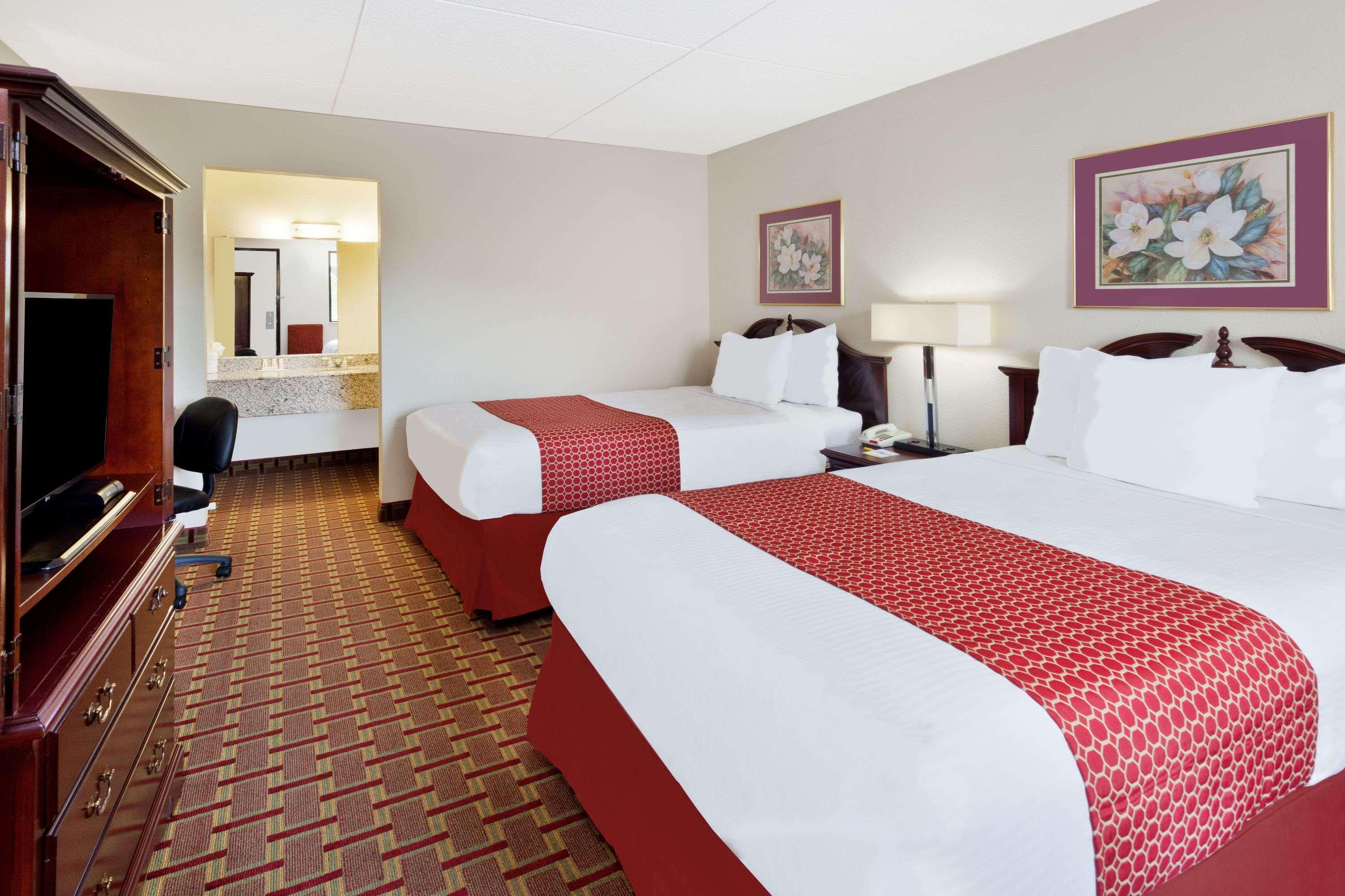 Hotel Bo, A Days Inn By Wyndham Chattanooga Downtown Buitenkant foto