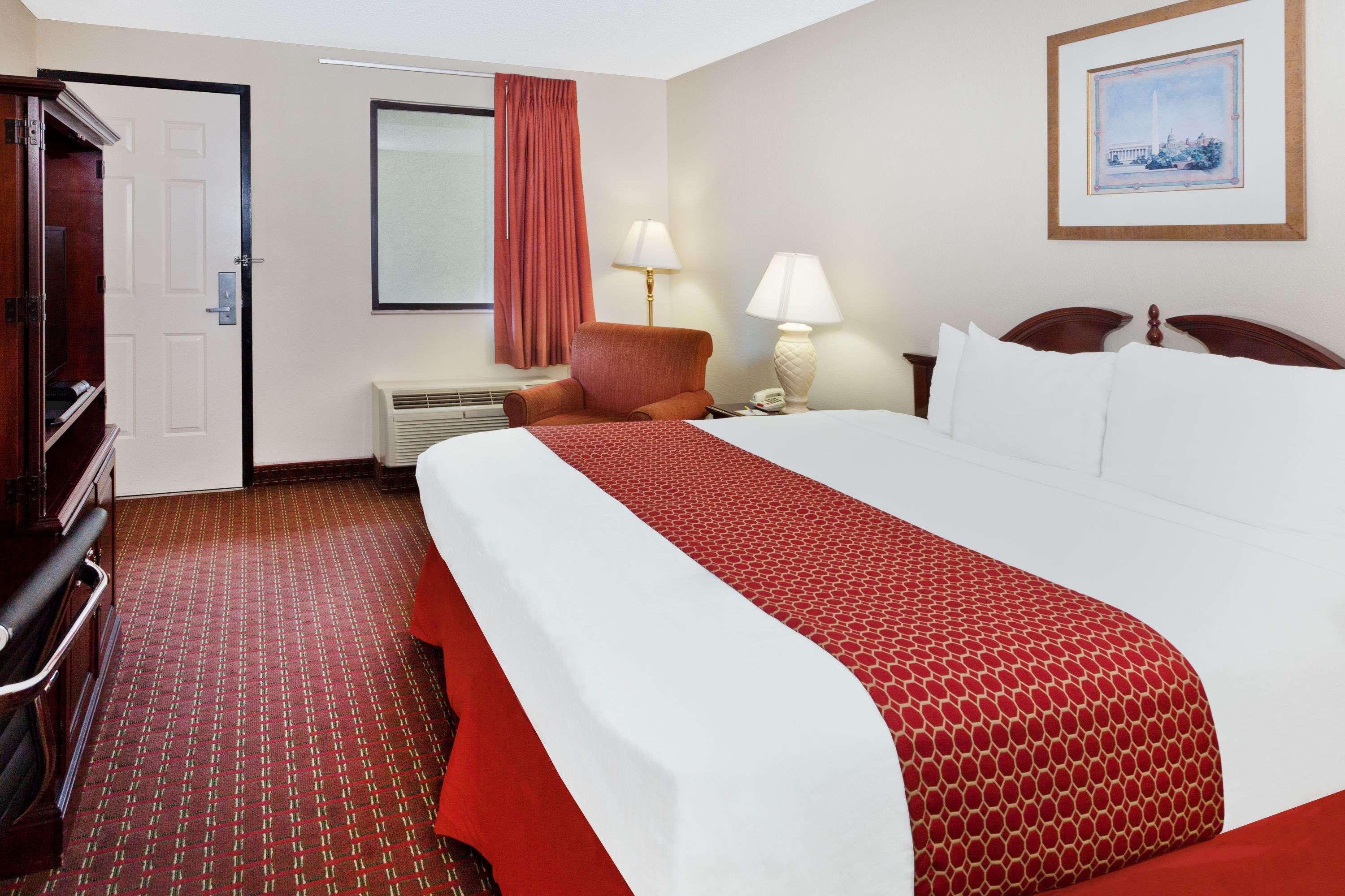 Hotel Bo, A Days Inn By Wyndham Chattanooga Downtown Buitenkant foto