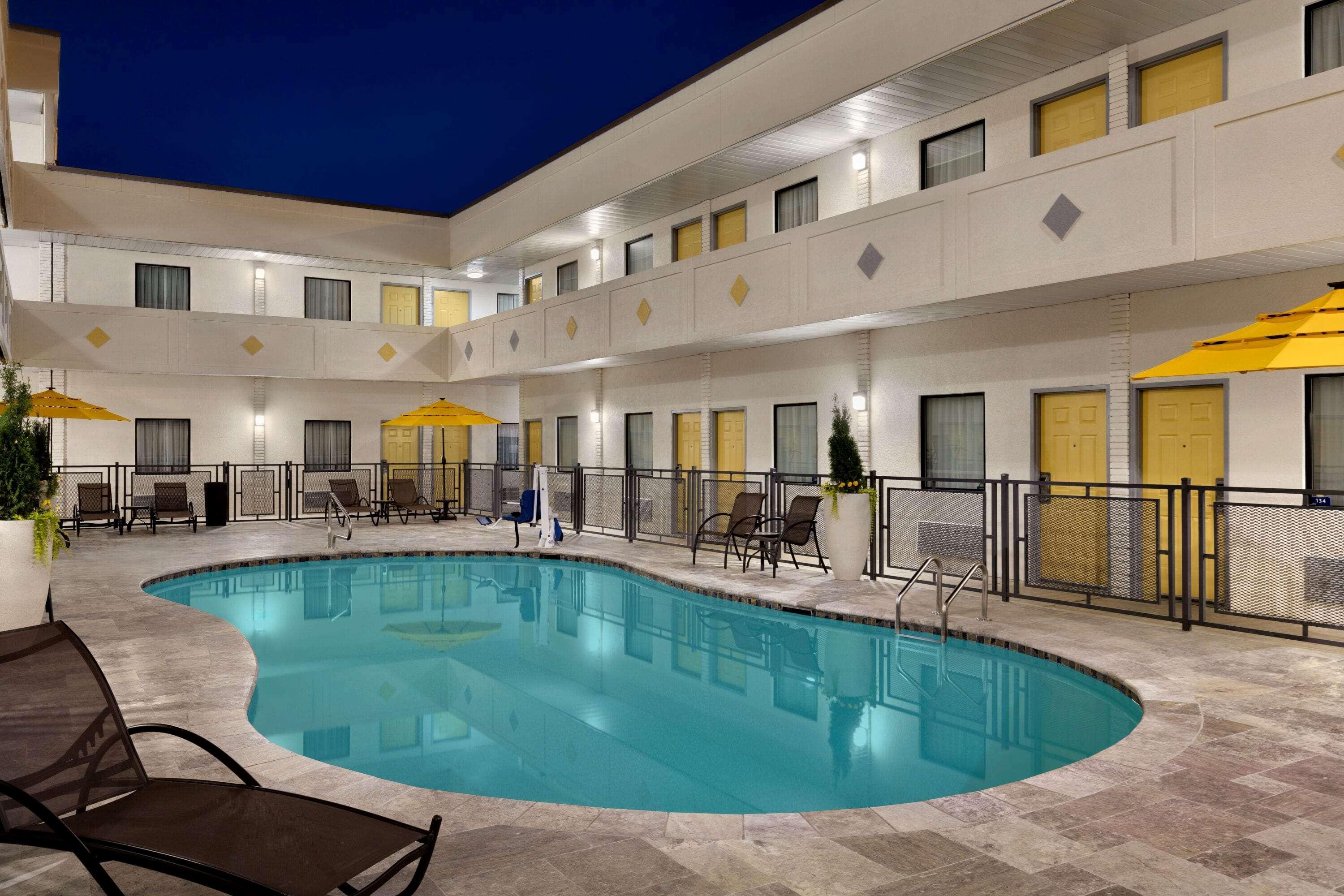 Hotel Bo, A Days Inn By Wyndham Chattanooga Downtown Buitenkant foto